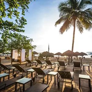 https://bluebay-villas-doradas.comcaribbean.com